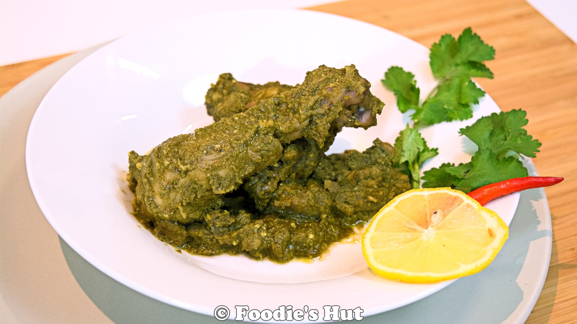 Dhone Pata Murgi (Bengali Chicken Curry with Coriander) - Foodie's Hut